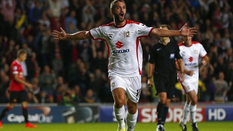 7. МК Донс
Когато югозападният лондонски Уимбълдън бе преместен на 80 мили в Милтън Кийнс поради финансови причини през 2003 и зае мястото на стария клуб, всички на Острова ги намразиха сериозно.