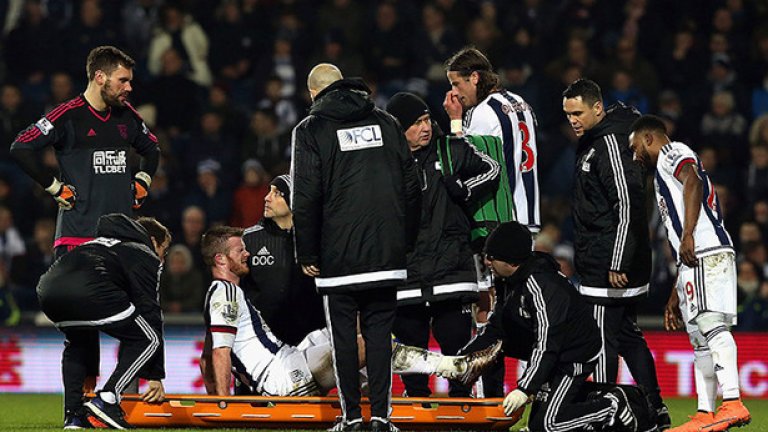 Крис Брънт (Северна Ирландия). 31-годишният ляв защитник на Уест Бромич помогна на родината си да си осигури историческо първо участие на европейски финали. Ветеранът обаче ще пропусне същинското шоу заради проблем с коляното.