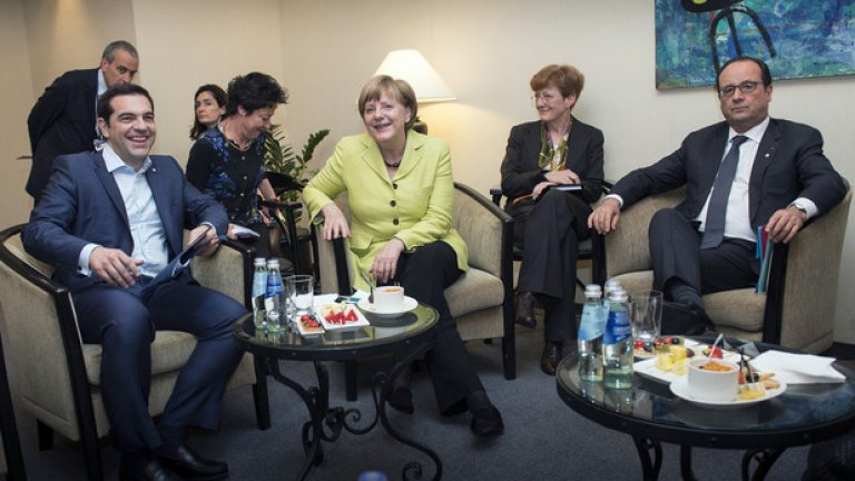 Алексис Ципрас си е уредил отново среща с Ангела Меркел и Франсоа Оланд. Председателят на ЕК Жан-Клод Юнкер обаче снощи отказа да говори с гръцкия премиер по телефона