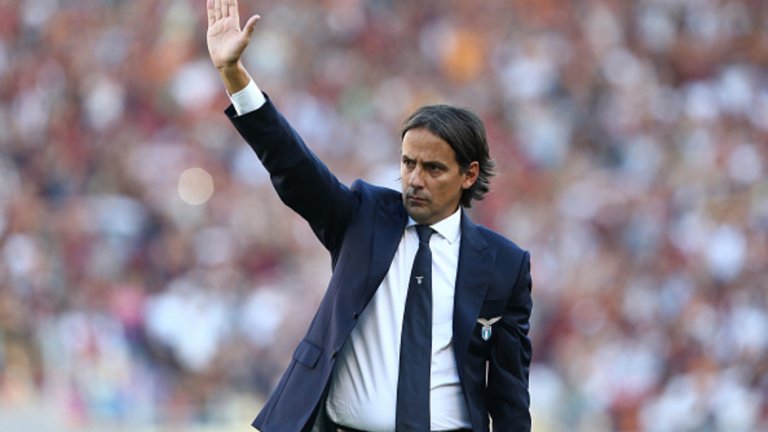 Симоне Индзаги
По-малкият брат Индзаги също се насочи към треньорството след прекратяване на футболната си кариера. Симоне остана в Лацио, премина през школите в рамките на шест години, в края на 2015/16 бе назначен временно, а от началото на 2016/17 стана и постоянен треньор на „орлите“ и резултатите са налице.