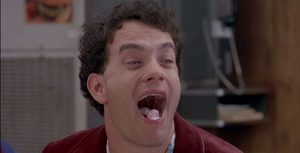 Big / "Голям"
Повече от десет години преди да се впусне в опасната мисия за спасяването на редник Райън, Том Ханкс изгря в ролята на 12-годишно хлапе, което по магически път се превръща във възрастен мъж само за една нощ. Ханкс и преди участва в комедийни филми (да си припомним и "Ергенско парти"), но в Big той наистина разкрива пълния си потенциал и възможности за импровизация.  Неслучайно за ролята тук той получава и първата си номинация за "Оскар".