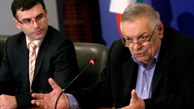 Лидерът на КНСБ Желязко Христов съобщи, че правителството е готово да разплати 500 млн. лева задържани пари на бизнеса