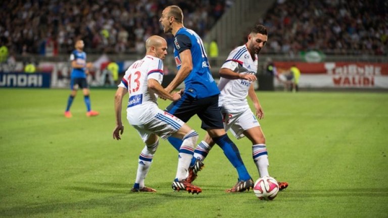 Бербатов и Монако са доста зад челниците Марсилия, ПСЖ и Лион.