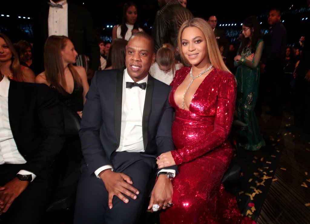 7. Jay-Z  
810 милиона долара  
Рапарът успя да превърне майсторството на текстовете си в империя, в която участват няколко компании - Roc Nation, Armand de Brignac и Tidal. 