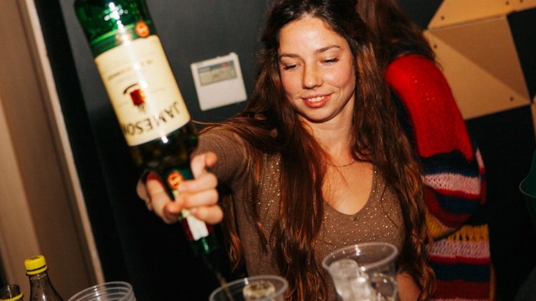 Jameson отваря пространството "Безстрашни пичове"