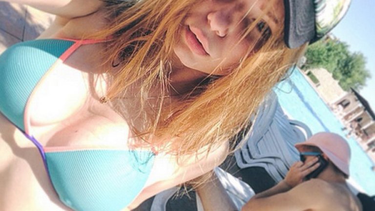 Мария Шпак. Украинката работи като асистент на мачове от детско-юношеското първенство. Получава наряди и в градския шампионат на родния си Запорожие. Има доста последователи в Instagram, които с интерес следят снимките й - предимно от басейни и фитнес клубове.