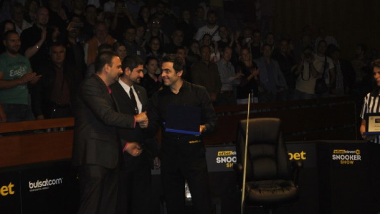 За Рони остана утешителната награда и шансът за реванш в Пловдив