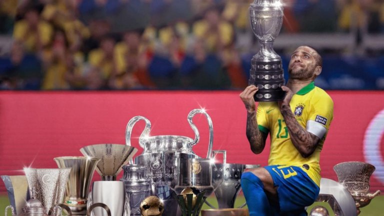 Алвеш има три триумфа в Шампионската лига и общо девет шампионски титли в Испания, Италия и Франция с екипите на Барселона, Ювентус и Пари Сен Жермен.