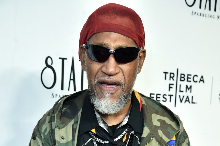 Музиката, която тръгва от DJ Kool Herc, се превръща в култура за цяло едно поколение на неглижирани младежи, които отрасват по улиците на Бронкс.