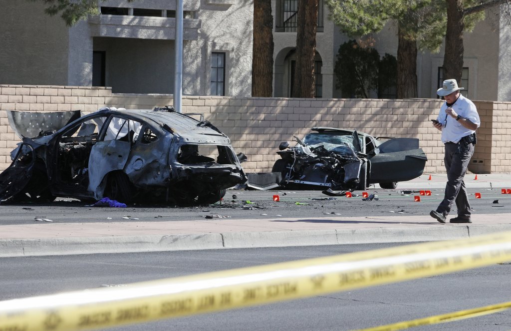 Тинтое и кучето ѝ, което също е било в автомобила, са починали на място, докато Ръгс се отървава с далеч по-леки наранявания. След катастрофата "Тойота"-та на Тина избухва и в пламъци.