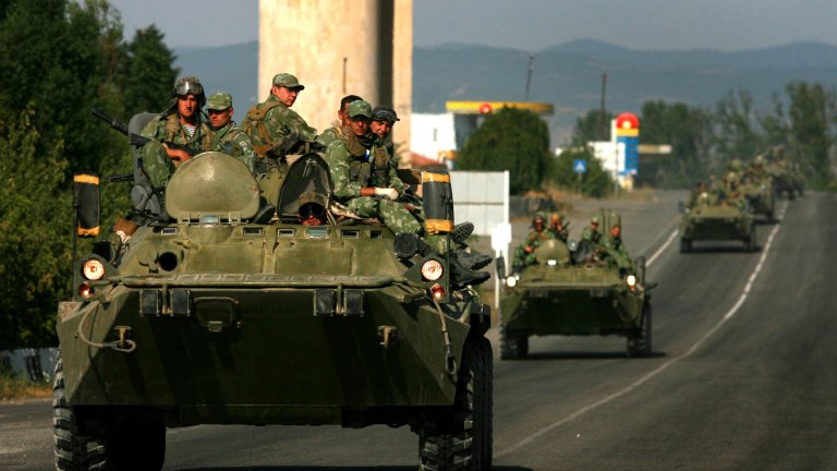 Руска военна колона в околностите на град Гори
