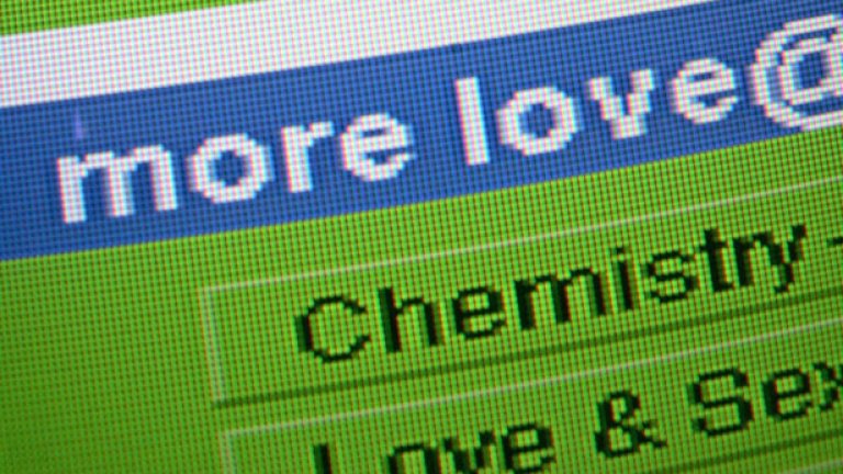 Първата дума, която 90 % от хората проверяват, когато за първи път ползват Интернет, е "sex"...