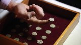 Аматьор с металoтърсач намери огромно съкровище от ерата на викингите