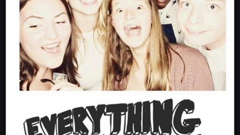Everything Sucks!
Още един сериал за подрастващи, в който група тийнейджъри ще се сблъскват с нещата от живота и трудните моменти от гимназията. Тук обаче действието се развива през 90-те. Основната история ще се върти около героите на Джахи Уинстън и Пейтън Кенеди, а според създателите на шоуто Бен Йорк Джоунс и Майкъл Мохан действието ще бъде в стила на хита на NBC от 1999 г. Freaks and Geeks.