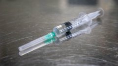 Все повече ревностни противници на ваксините променят мнението си и са склонни да се ваксинират срещу COVID-19