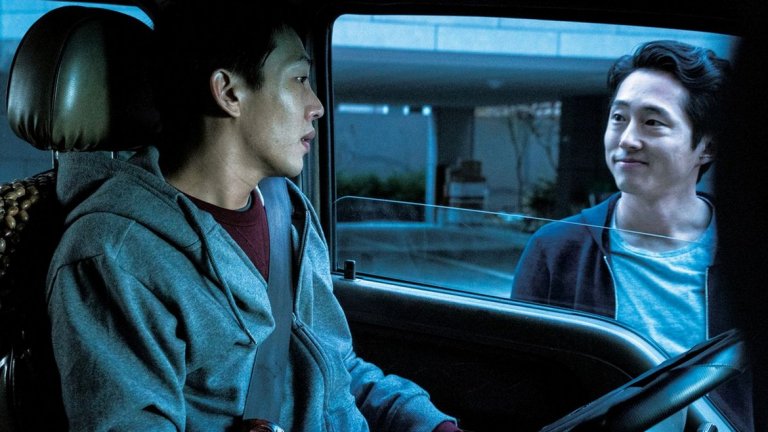 6. Burning (Beoning)
Филмът на южнокорейския режисьор Лий Чанг-донг започва като лек романс, но се превръща в нещо много по-мащабно – един вид екзистенциален трилър. В него неуверен писател се вживява в ролята на протагонист в мистерия, която сам си е измислил. "Burning" се запомня с своя слаб главен герой и желанието му да намери смисъл в един нечестен и често безчувствен свят.