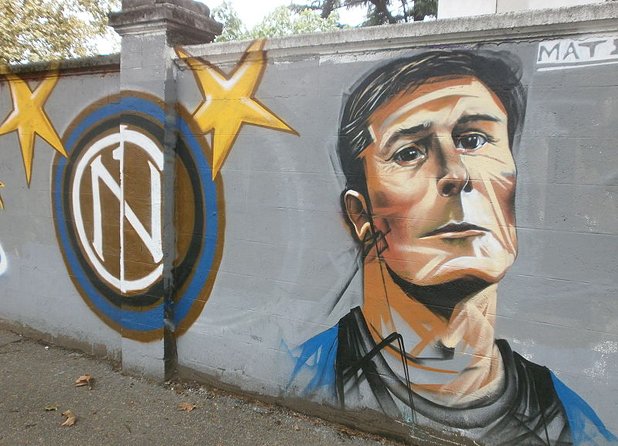 Идолът остава нарисуван на стена в парка край "Сан Сиро". Интер никога няма да забрави своя велик капитан.