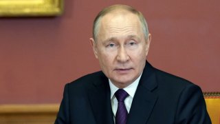 Според съда руският президент е отговорен за военни престъпления - в частност за изселването на украински деца в Русия