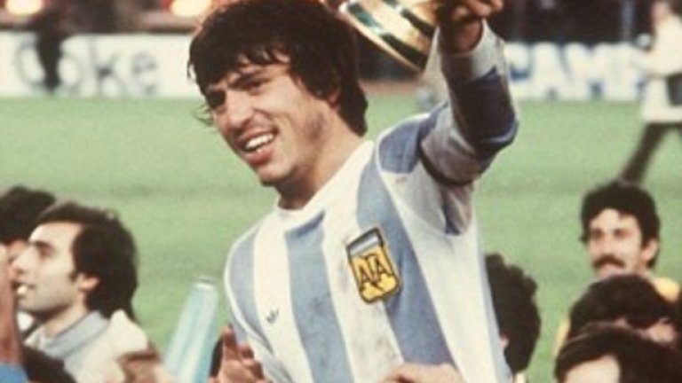 Даниел Пасарела (1978-1986)
23 гола в 70 мача