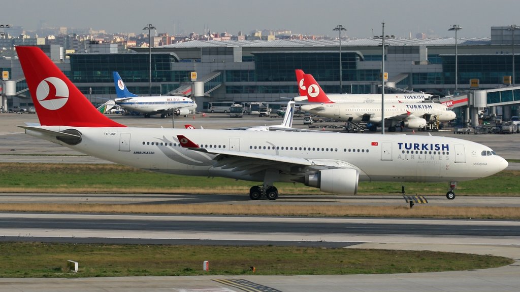 Airbus_A330-203,_Turkish_Airlines_JP6770399