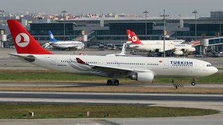 Airbus_A330-203,_Turkish_Airlines_JP6770399