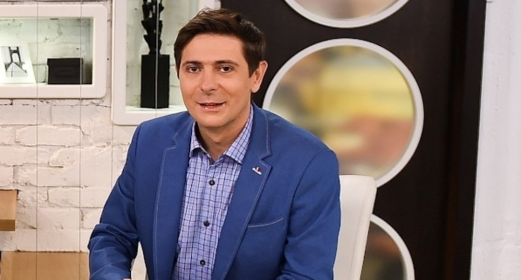 виктор николаев