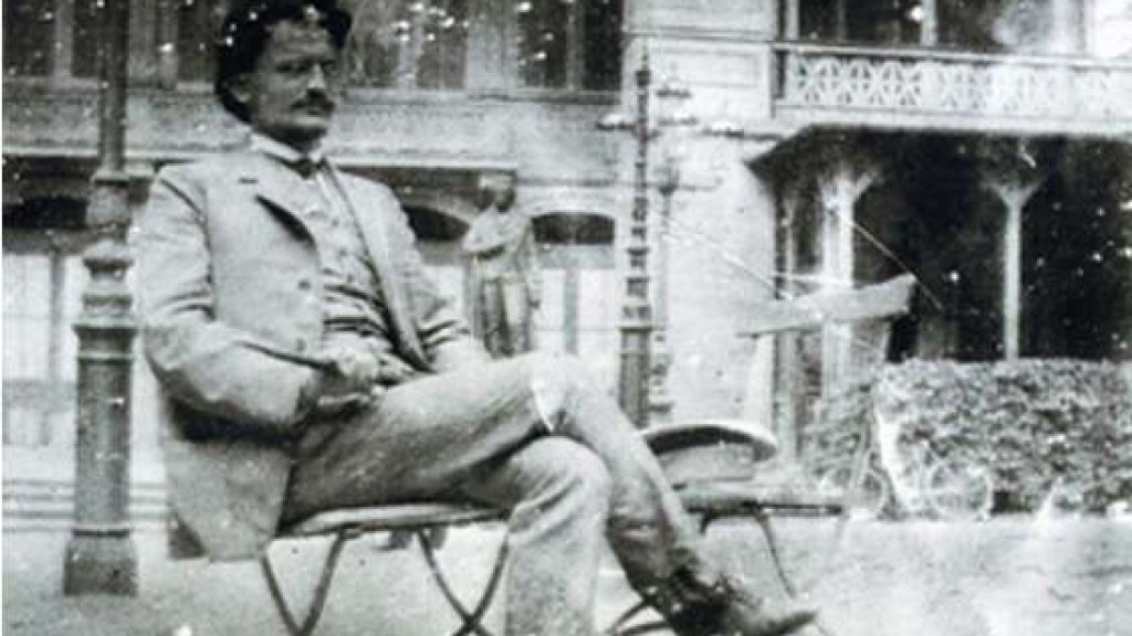 Trotsky_in_Vienna