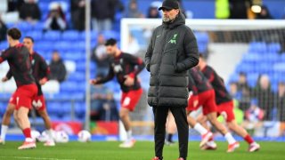 Челси се гушка около топката, Клоп ги "убиваше" с поглед