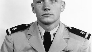 895px-Neil_Armstrong_23_May_1952_(cropped)