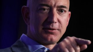 "Всеки ден е Ден първи за бизнеса", гласи една от мантрите зад шефа на Amazon и най-богат човек в света.