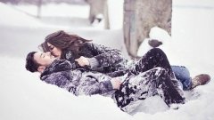 Зимата е сезонът, в който е необходимо да правиш повече секс, за да се стоплиш. И най-важното - и другият ще е навит, защото и на него му е студено