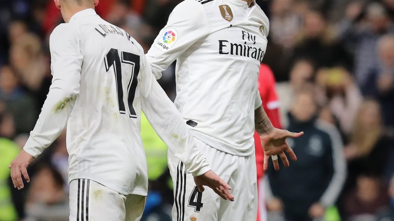 Рамос се превърна в герой с два гола, а Реал е близо до полуфинал в турнира