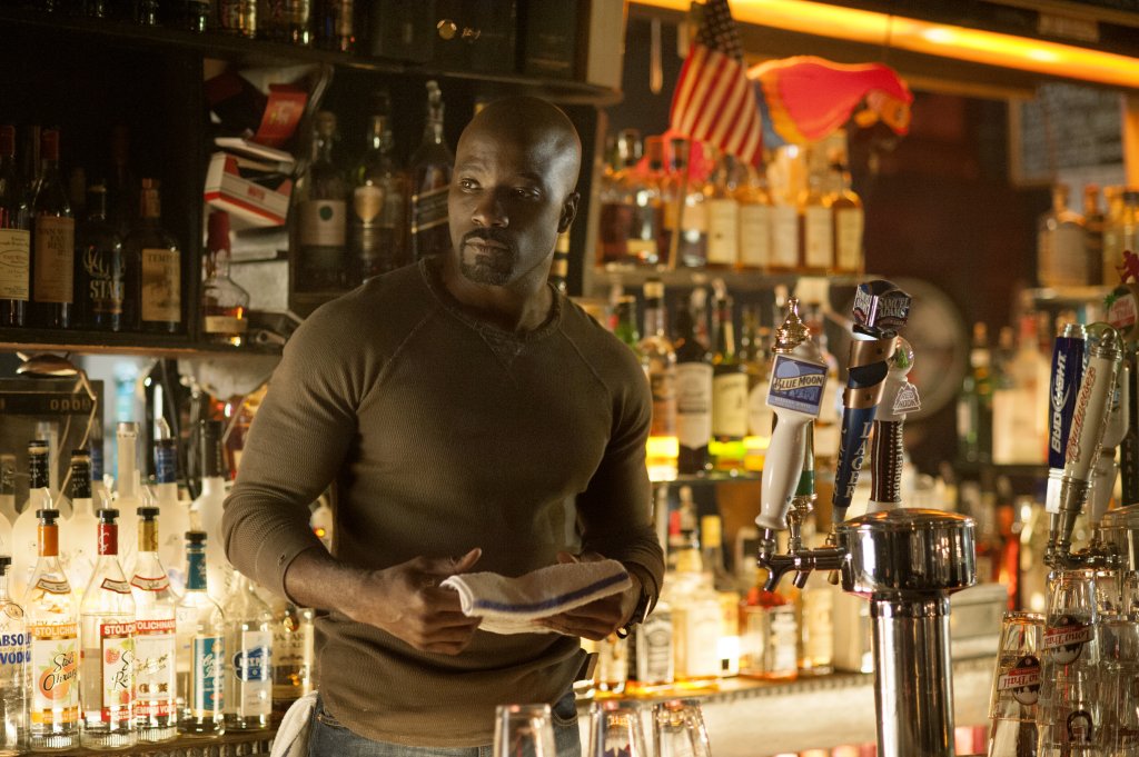 Люк Кейдж/Luke Cage 
Комикс компанията Marvel влиза в силна серия с филмирането на своите комикси, особено когато са в комбинация с нарастващия комерсиален гигант Netflix. „Люк Кейдж“ е третата продукция на канала за супергероите на Marvel от вселена