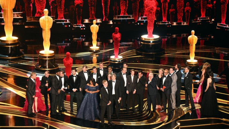 За най-добър филм обаче Академията избра "Green Book". Филмът взе статуетката и за най-добър оригинален сценарий, а Махершала Али спечели награда за най-добра поддържаща роля. Филмът разказва истинската история на тъмнокожия музикант Дон Шърли и неговия шофьор Тони Лип.
