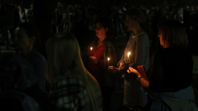 Рокери, свещеници с икони и русофили на протест срещу EuroPride в Белград (Снимки)