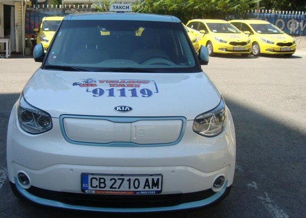 Първото електрическо такси тръгна в София