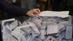 Според Изборния кодекс е строго забранено публикуването на социологически проучвания и данни от екзитполове преди края на изборния ден