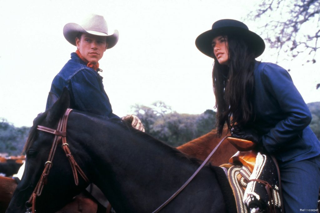 "Тези прекрасни коне"
"Тези прекрасни коне" разказва за живота на момче от Тексас, което тръгва да търси пътя си и се натъква на красиво момиче в каубойско ранчо. Пламва любов и всичко е красиво, но в книгата на Маккарти няма нищо сладникаво. Майсторски описания на природата и космоса отнемат от захарта на любовната история и я правят сурова, истинска и интригуваща. Едноименният филм, режисиран от Били Боб Торнтън, обаче е леко "чийзи", макар че определено става за гледане, най-малкото заради младите Мат Деймън и Пенелопе Крус, които претворяват разкошната химия помежду си на екран. И заради наистина прекрасните коне, които участват.