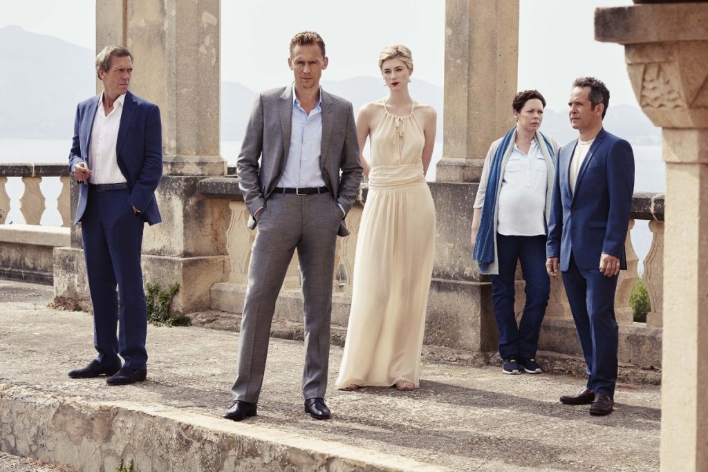 Тази година се появи и продукцията The Night Manager, базирана на роман на майстора на шпионския трилър Джон льо Каре, където Хидълстън играе главната роля, а като негов антагонист е Хю Лори. В сериала на ВВС, който горещо препоръчваме, може да видите още