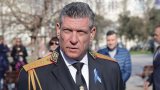 "Да обещавам действия, когато се налага да мълча, също е невъзможно", заявява още Кандев