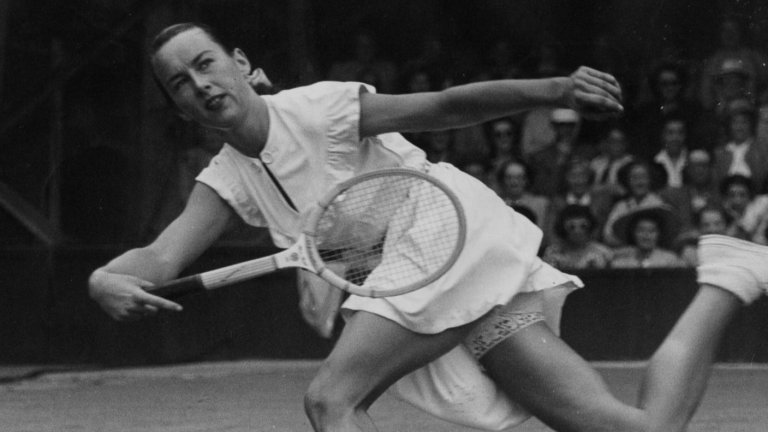 Лилаво бельо на "Уимбълдън", изнасилване, катастрофа с хеликоптер и 12 котки: Трагичната история на Гaси Моран