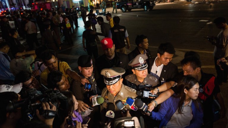 Експлозия с жертви в центъра на Банкок