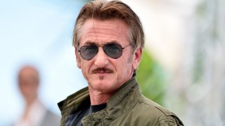 Актьорът и режисьор е посетил офиса на президента Зеленски