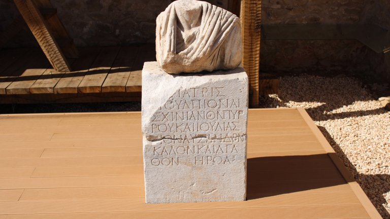 Мраморна статуя с човешки ръст откриха археолози в античната Хераклея Синтика