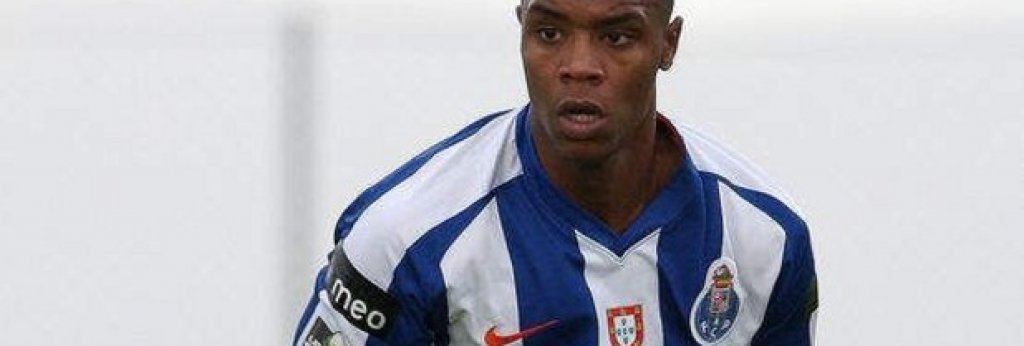 Виктор Уго Гомес Пасос
Пеле бе сред първите жертви на Моуриньо. Той отиде в Порто като част от сделката по привличането на Рикардо Куарешма.
