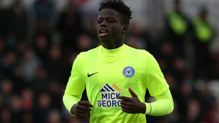 Леонардо Да Силва Лопеш (Питърбро, 18 г.)
Според президента на Питърбро, Дара Макантъни, Лопеш някой ден ще заиграе в европейски гранд: „Ще извърви целия път до отбор от топ 4, след което и до някой от европейските грандове, казано честно.“ Лопеш е роден в Лисабон, но се присъединява към академията на Питърбро, когато е на 14 г. Появиха се вече спекулации за интерес от Тотнъм, а младият полузащитник има репутацията на безупречен в шпагатите и отнемането на топката, както и като опасност за противниковата врата. Единственият му гол през сезона досега – срещу Суонзи за Купата на лигата – доказва тези думи.