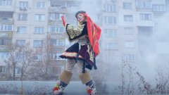 Видеото към EP-то Bang вече привлече шеговити коментари от българи