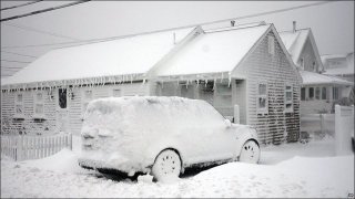 huge_blizzard_covers_us_and_canada_in_buckets_of_snow_640_28