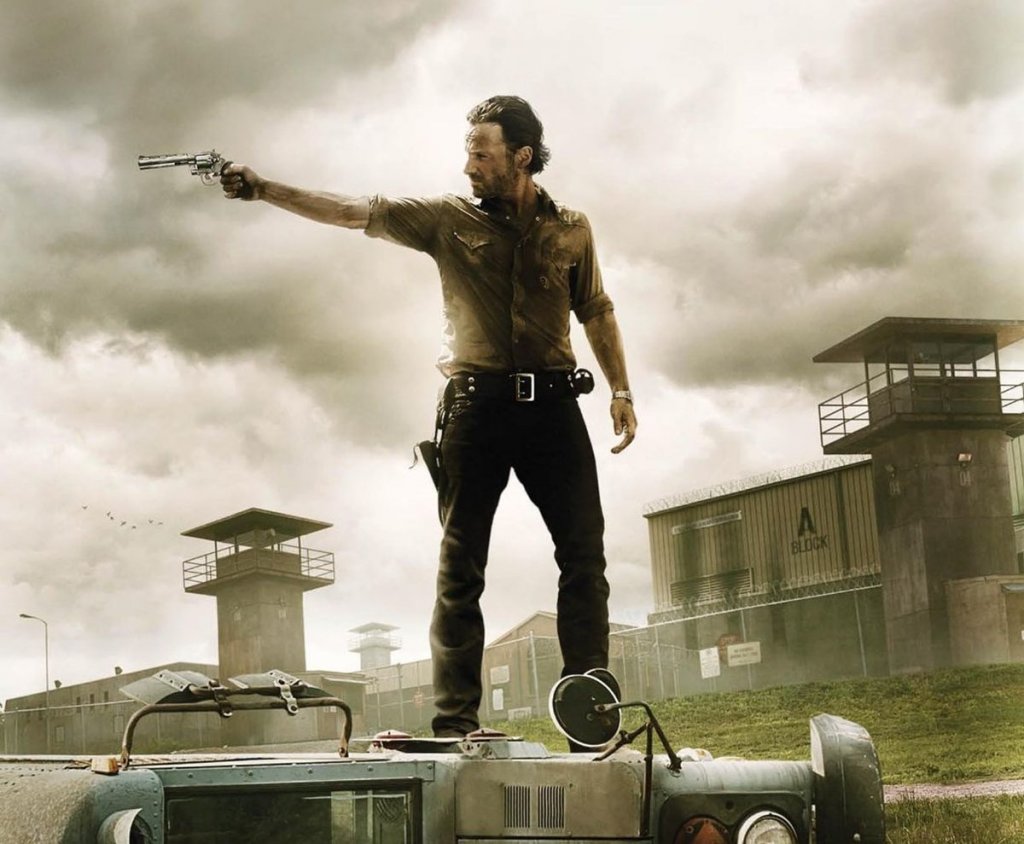 Да, сериалът стана хит, да, продължава вече повече от 10 сезона и да, все още има своите готини моменти от време на време. Това обаче не означава, че е добър като в началото. За тези 10 години концепцията се изтърка твърде много, но налице е факторът "алчност" - неслучайно вече има един страничен сериал в същия свят (Fear the Walking Dead) и се задава друг.