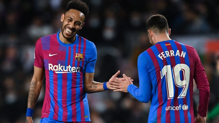 Барса загря за Реал с обрат, но даде жертва